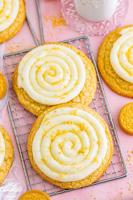 Vanilla Icing Biscuit